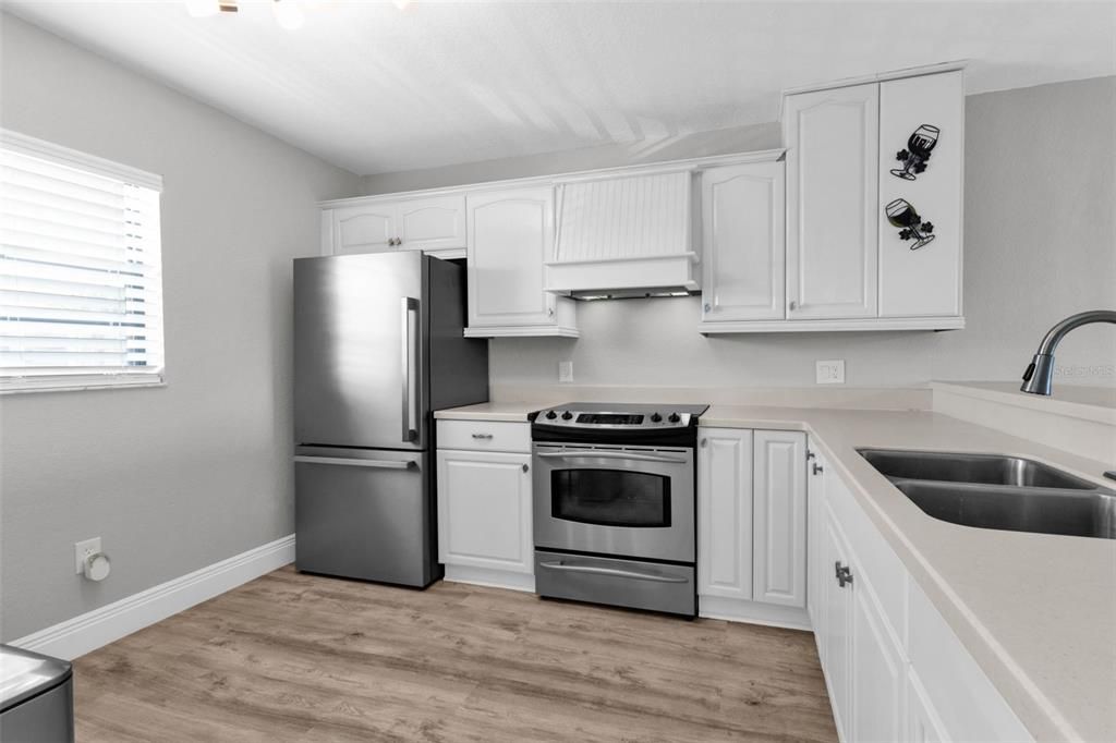 For Sale: $169,900 (2 beds, 2 baths, 1153 Square Feet)