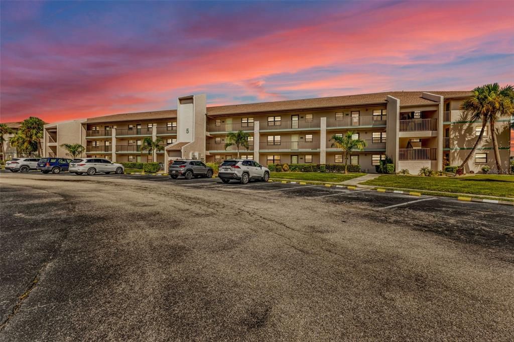 For Sale: $169,900 (2 beds, 2 baths, 1153 Square Feet)