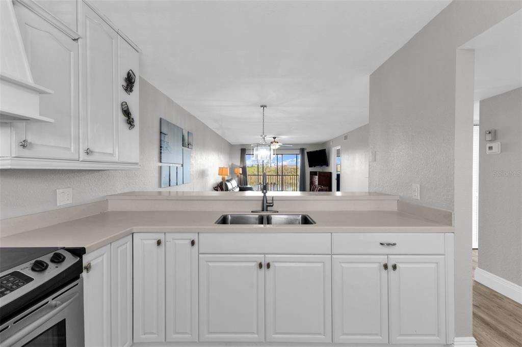 For Sale: $169,900 (2 beds, 2 baths, 1153 Square Feet)