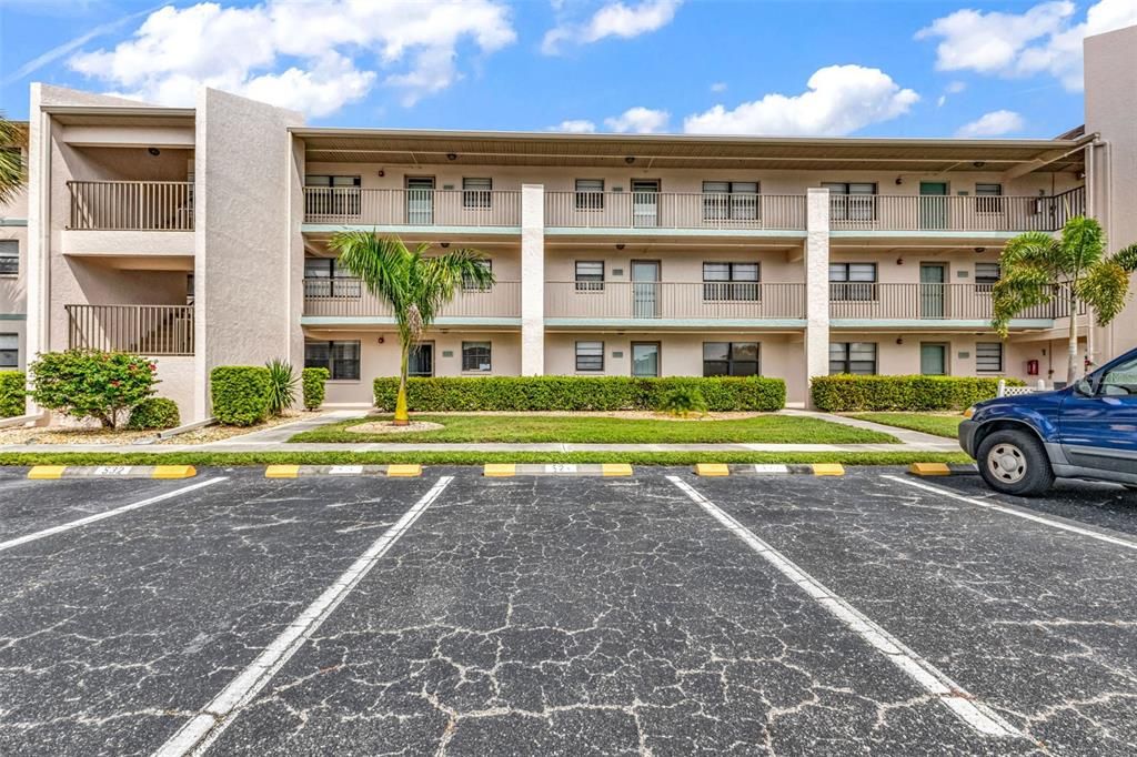 For Sale: $169,900 (2 beds, 2 baths, 1153 Square Feet)