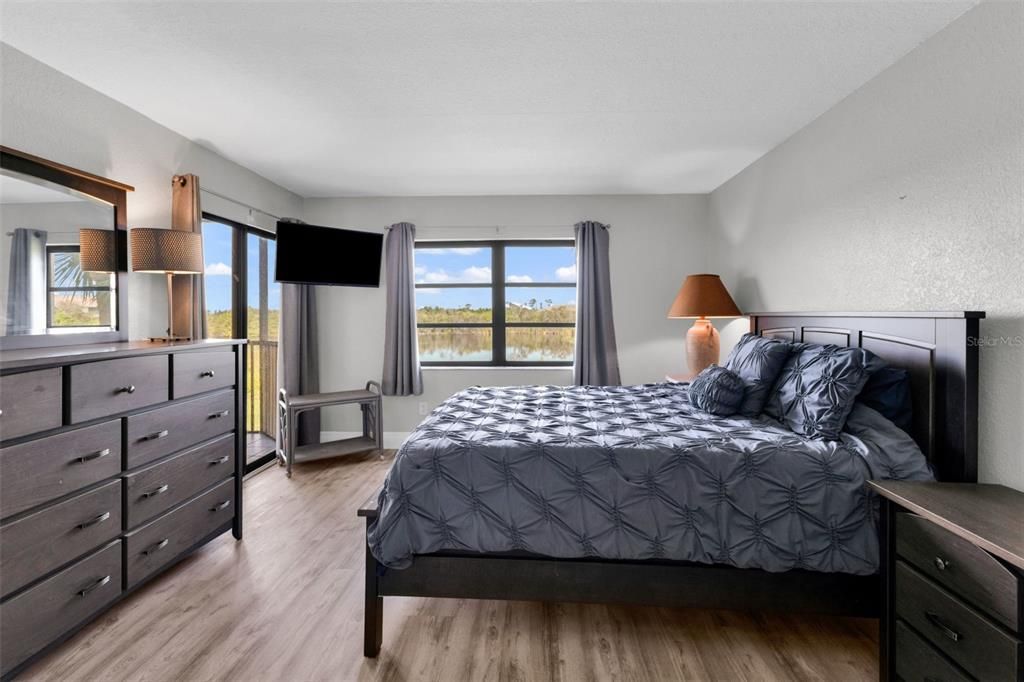 For Sale: $169,900 (2 beds, 2 baths, 1153 Square Feet)