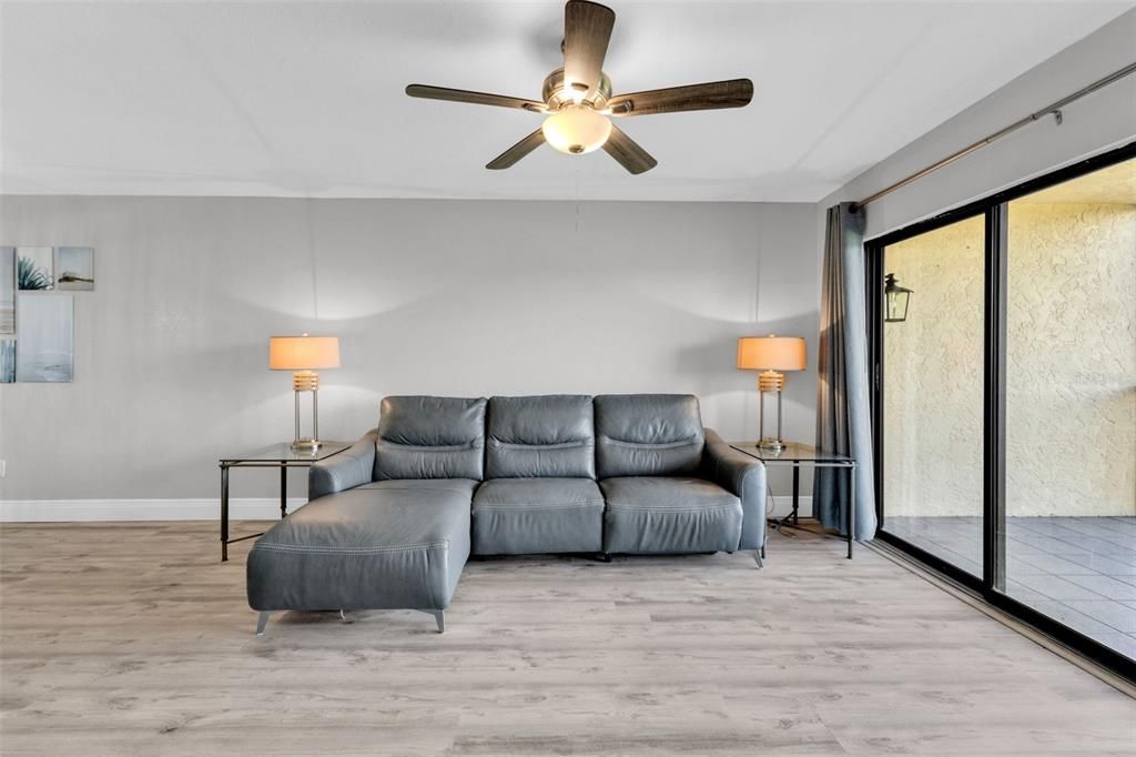 For Sale: $169,900 (2 beds, 2 baths, 1153 Square Feet)