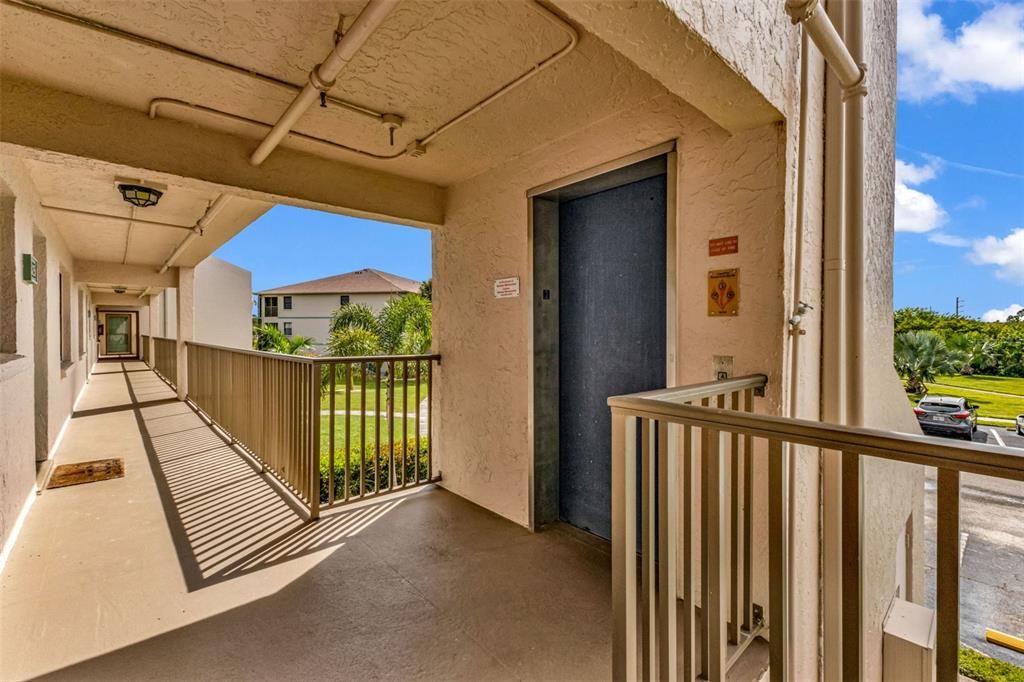 For Sale: $169,900 (2 beds, 2 baths, 1153 Square Feet)