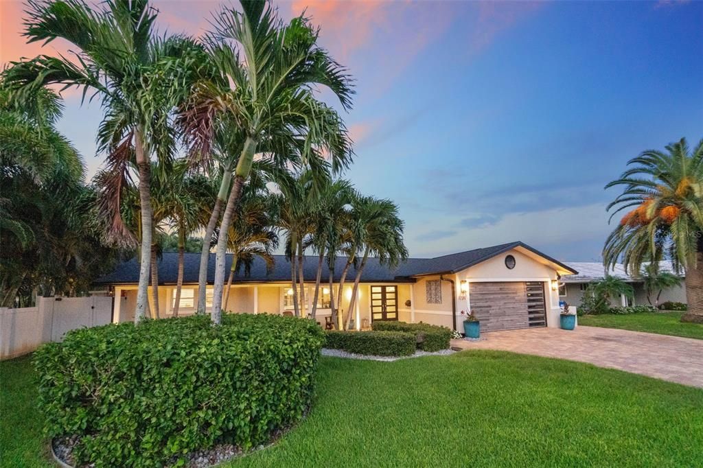 En Venta: $1,827,500 (3 camas, 2 baños, 2290 Pies cuadrados)