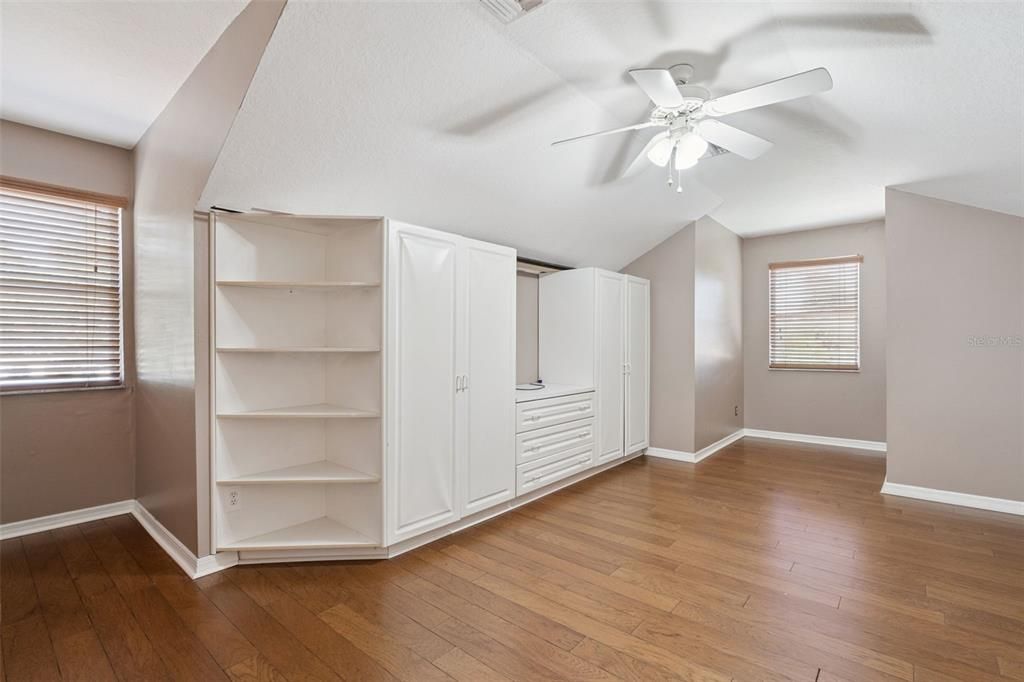 Под контрактом: $599,000 (4 спален, 4 ванн, 2957 Квадратных фут)