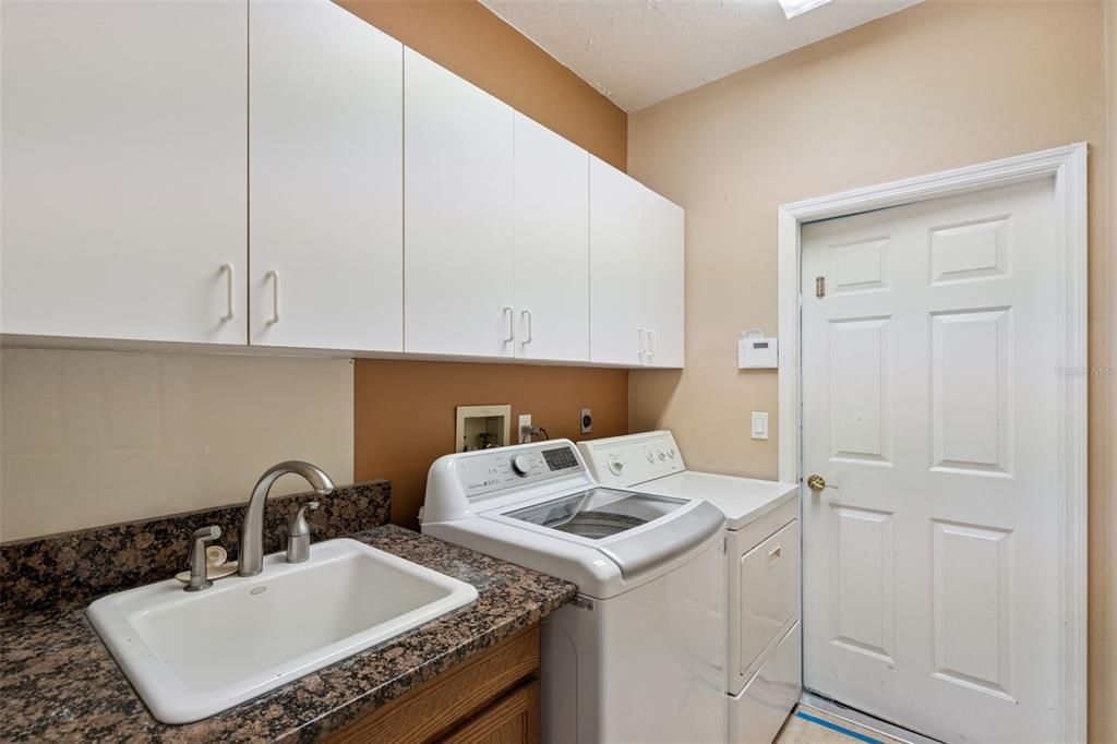 Под контрактом: $599,000 (4 спален, 4 ванн, 2957 Квадратных фут)