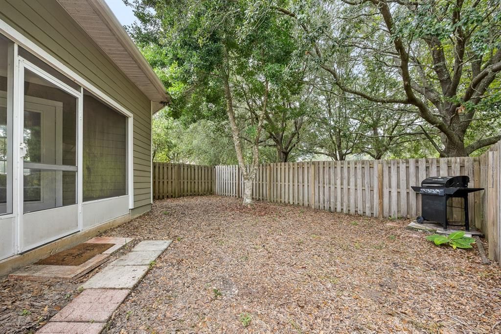 合同活跃: $325,000 (3 贝兹, 2 浴室, 1547 平方英尺)