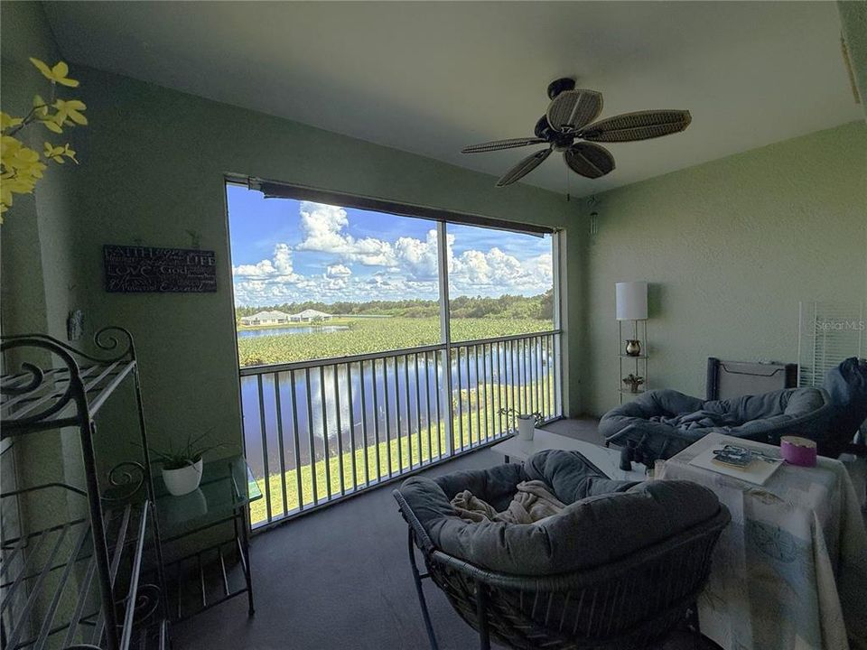 合同活跃: $1,550 (2 贝兹, 2 浴室, 996 平方英尺)