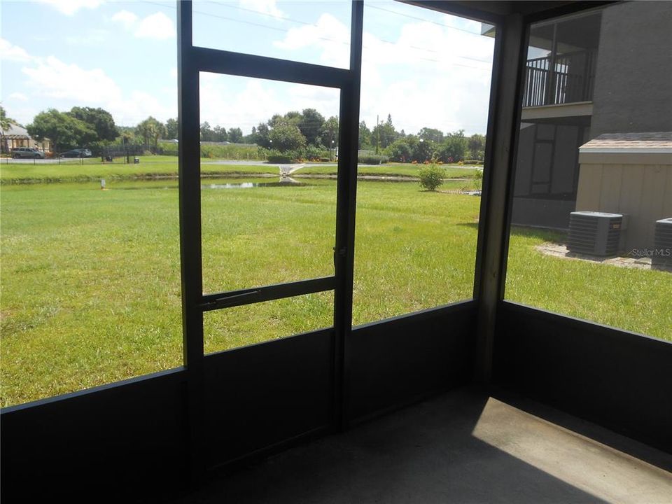 合同活跃: $1,150 (1 贝兹, 1 浴室, 591 平方英尺)