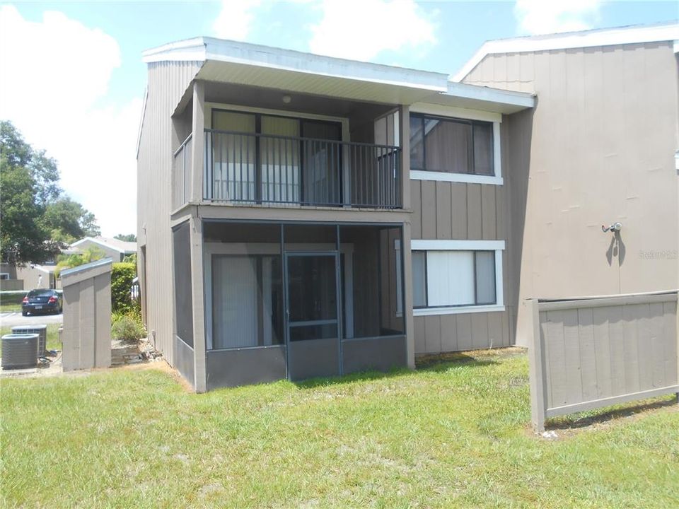 合同活跃: $1,150 (1 贝兹, 1 浴室, 591 平方英尺)