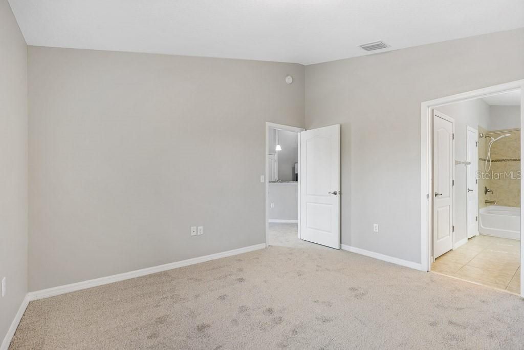 出租: $2,000 (2 贝兹, 2 浴室, 1253 平方英尺)