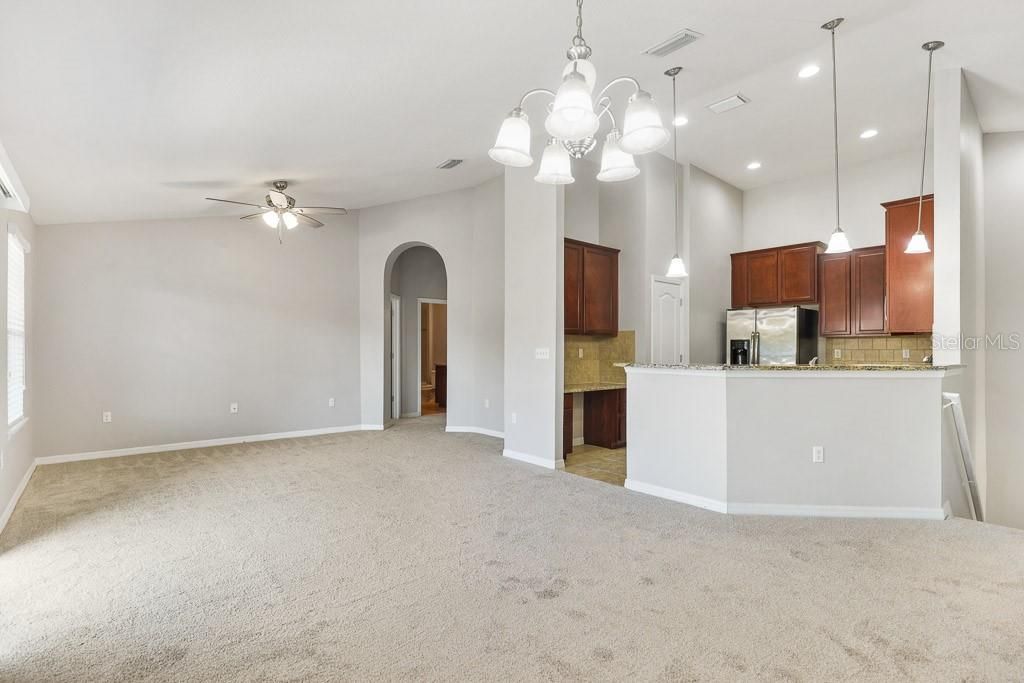 出租: $2,000 (2 贝兹, 2 浴室, 1253 平方英尺)