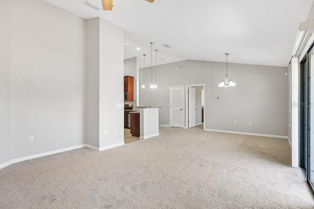 出租: $2,000 (2 贝兹, 2 浴室, 1253 平方英尺)