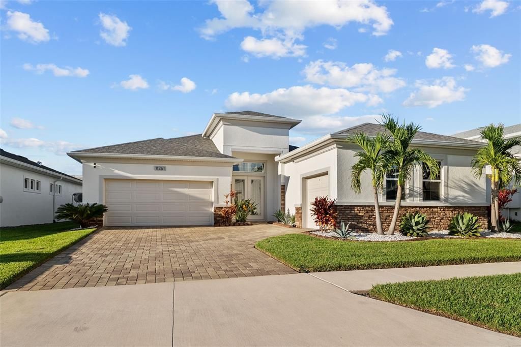 Active With Contract: $620,000 (3 beds, 2 baths, 2497 Square Feet)