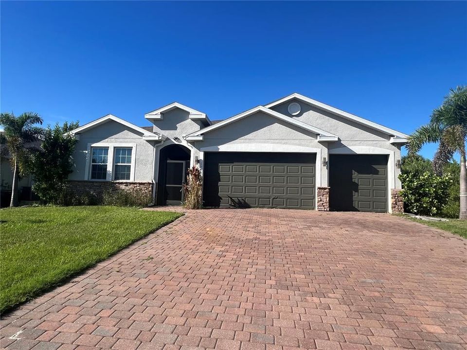 Recently Rented: $2,250 (4 beds, 3 baths, 2314 Square Feet)