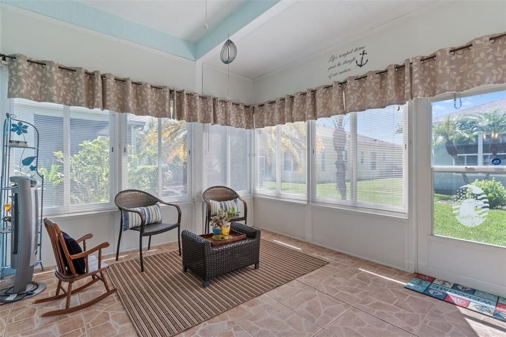 Active With Contract: $294,700 (3 beds, 2 baths, 1719 Square Feet)