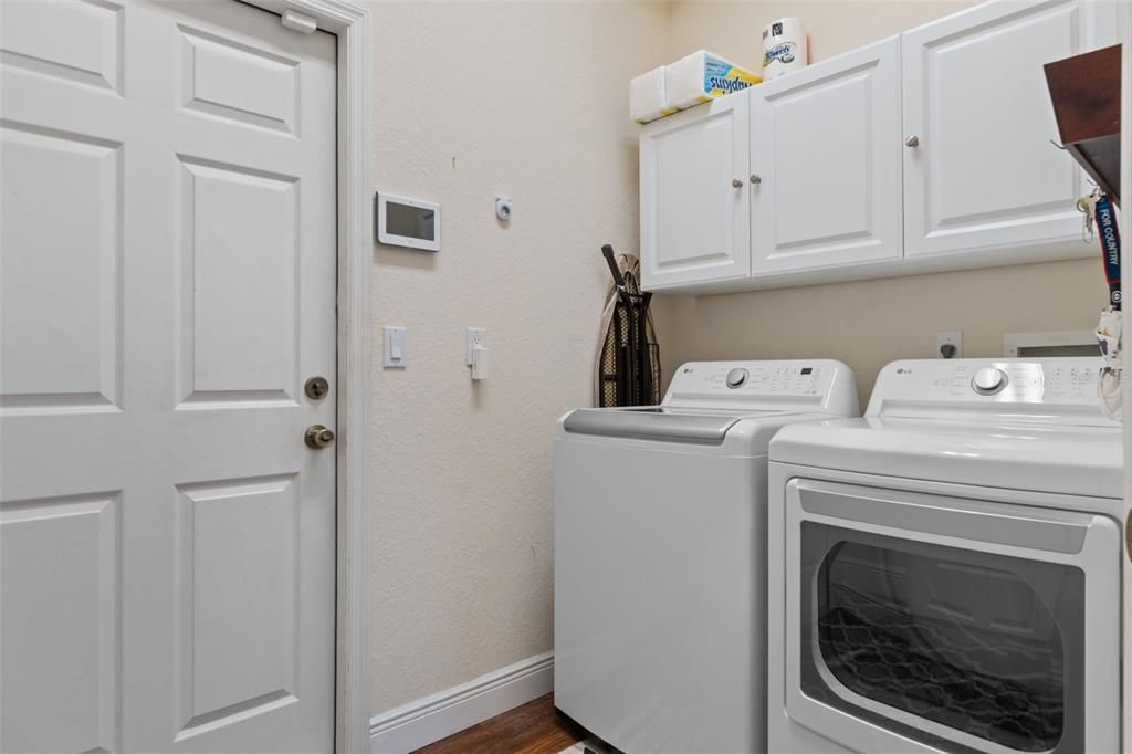 Active With Contract: $294,700 (3 beds, 2 baths, 1719 Square Feet)