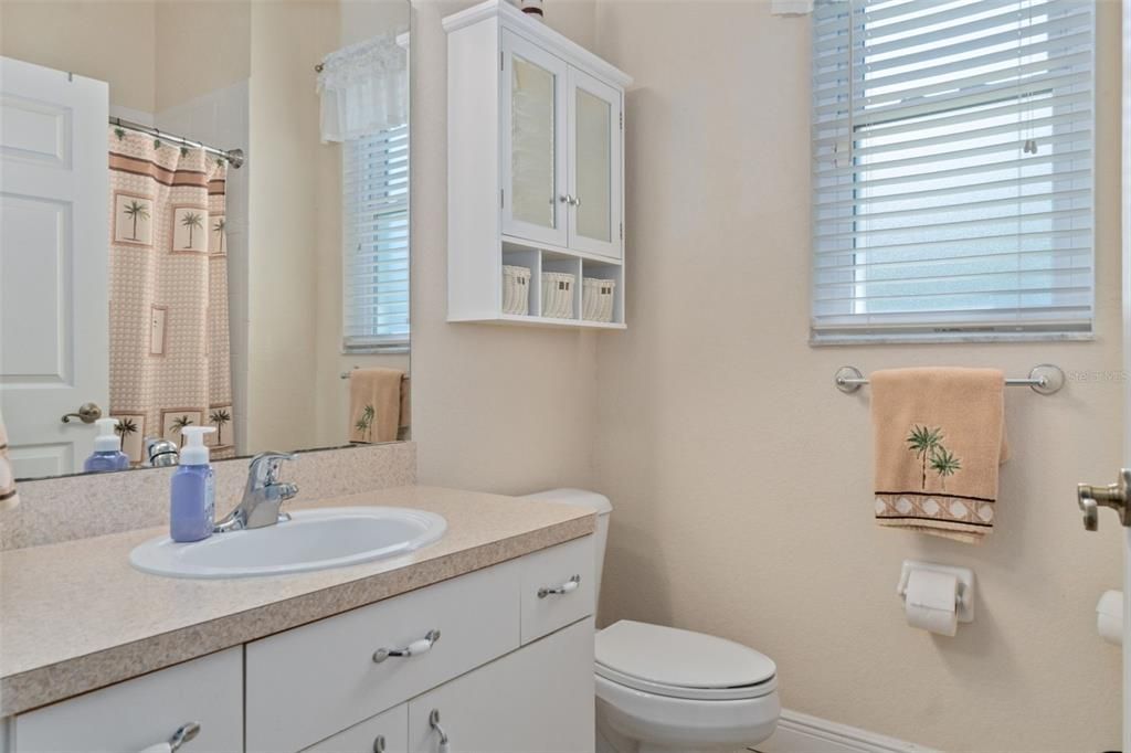 Active With Contract: $294,700 (3 beds, 2 baths, 1719 Square Feet)