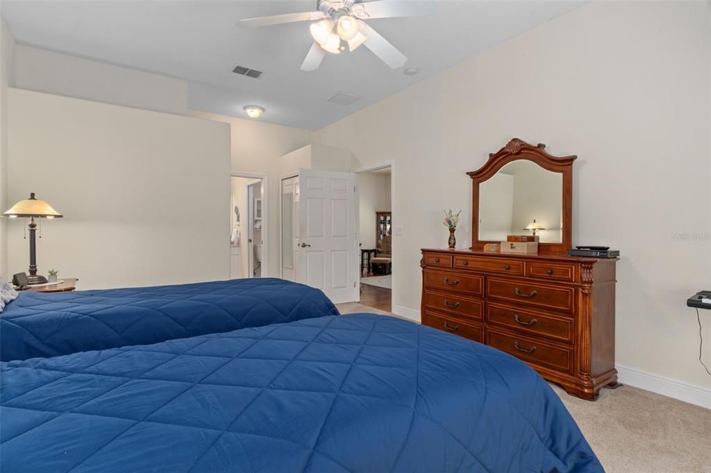 Active With Contract: $294,700 (3 beds, 2 baths, 1719 Square Feet)