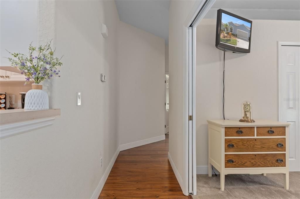 Active With Contract: $294,700 (3 beds, 2 baths, 1719 Square Feet)