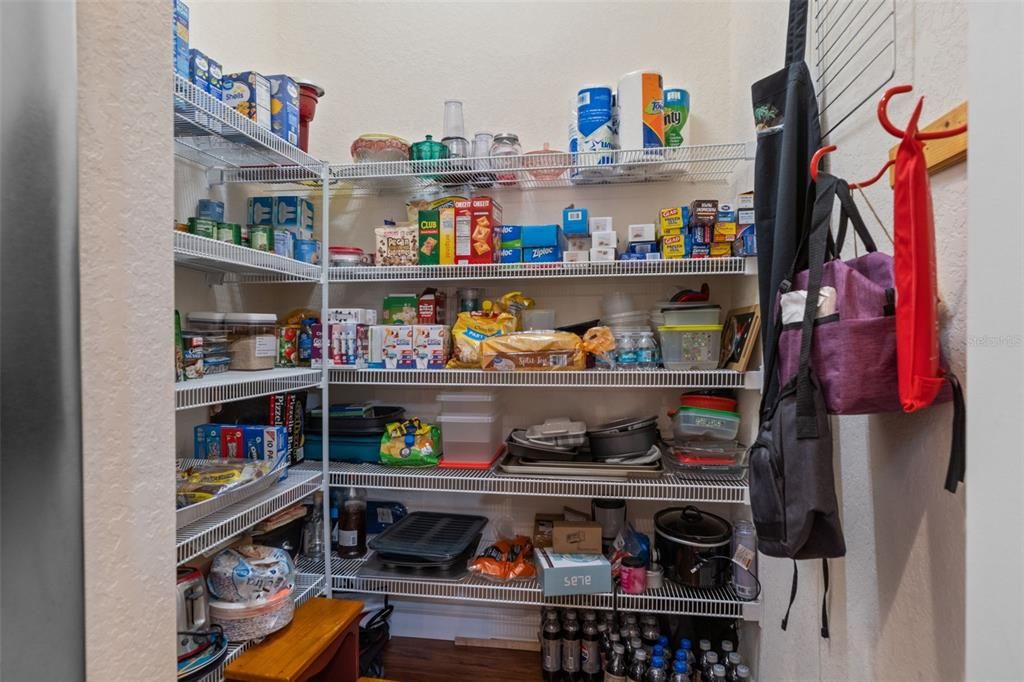 Active With Contract: $294,700 (3 beds, 2 baths, 1719 Square Feet)