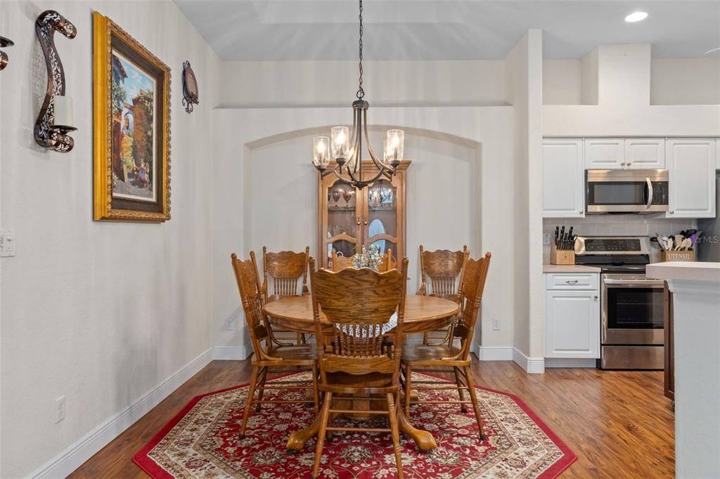 Active With Contract: $294,700 (3 beds, 2 baths, 1719 Square Feet)