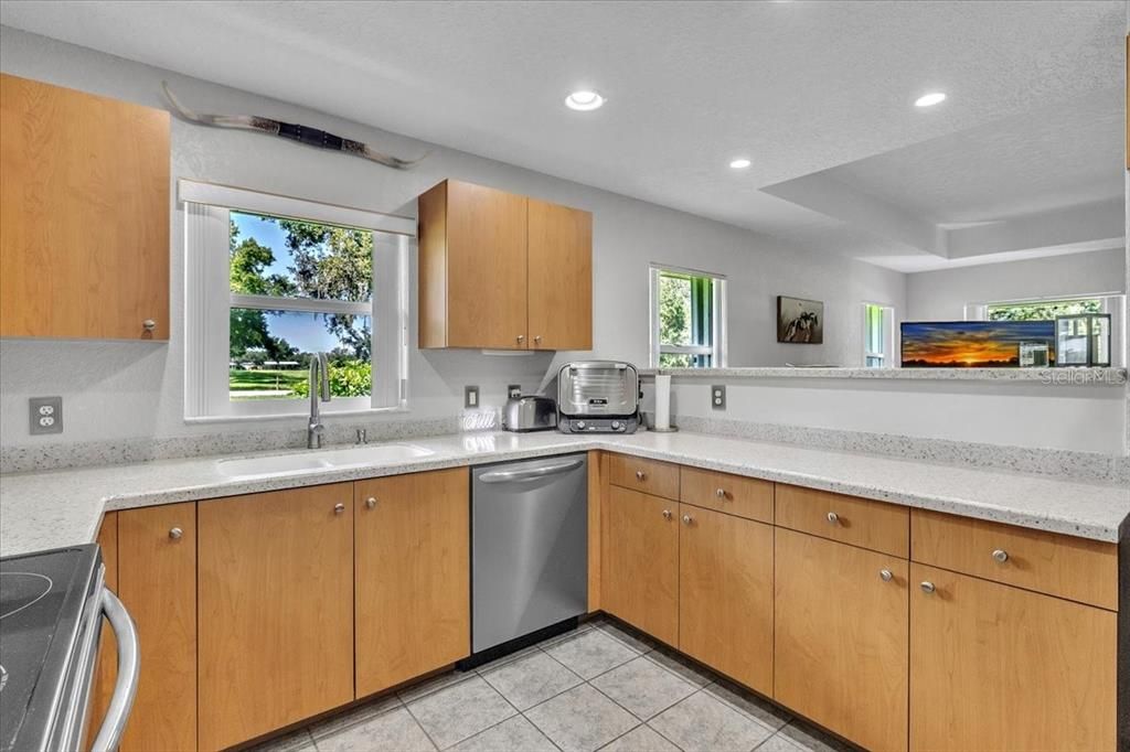 待售: $399,900 (3 贝兹, 2 浴室, 1648 平方英尺)