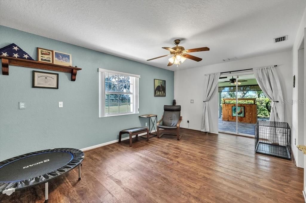 待售: $399,900 (3 贝兹, 2 浴室, 1648 平方英尺)