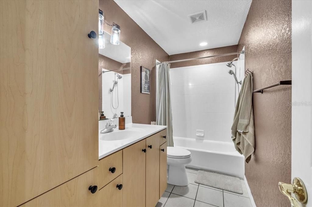 待售: $399,900 (3 贝兹, 2 浴室, 1648 平方英尺)