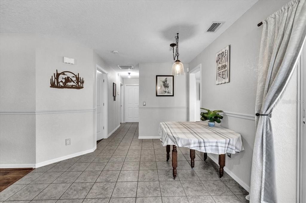 待售: $399,900 (3 贝兹, 2 浴室, 1648 平方英尺)