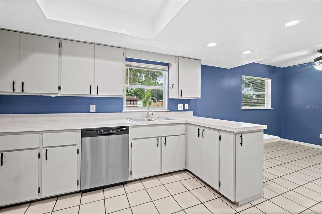 待售: $400,000 (3 贝兹, 2 浴室, 1640 平方英尺)