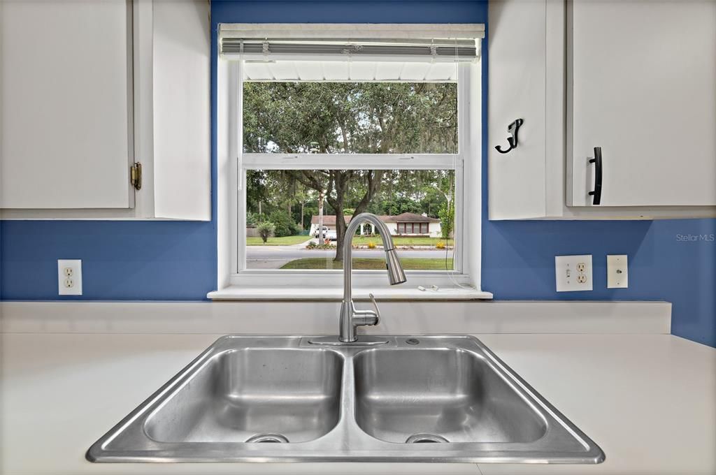 待售: $400,000 (3 贝兹, 2 浴室, 1640 平方英尺)