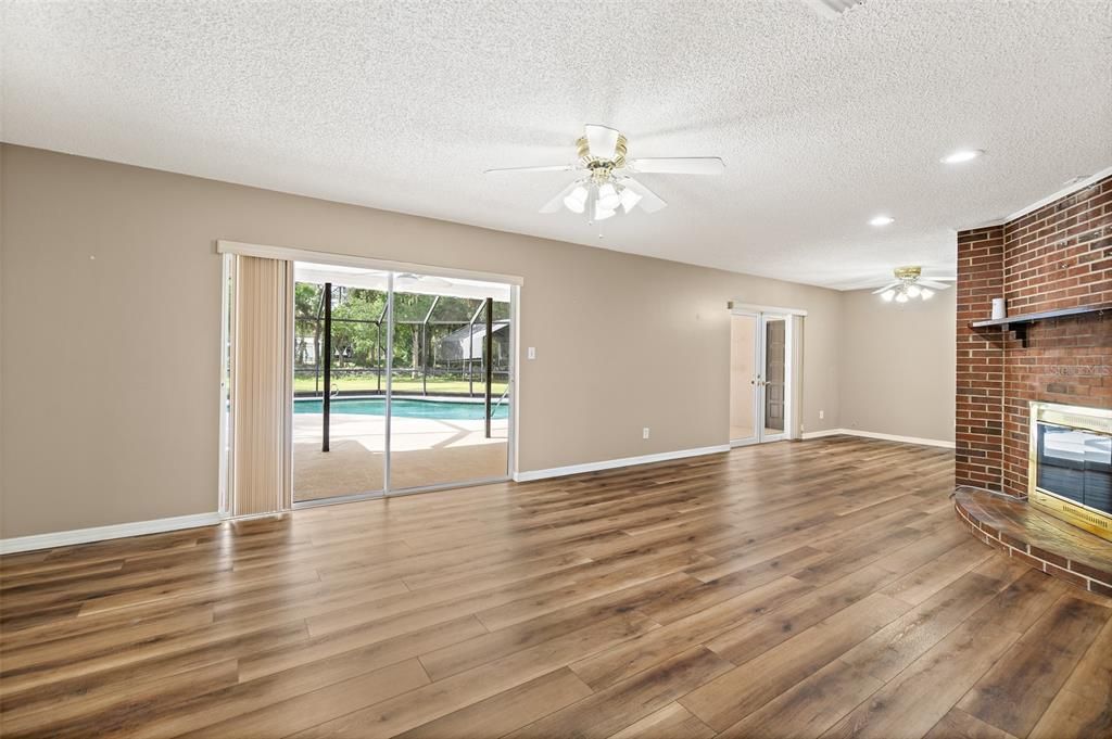 待售: $400,000 (3 贝兹, 2 浴室, 1640 平方英尺)