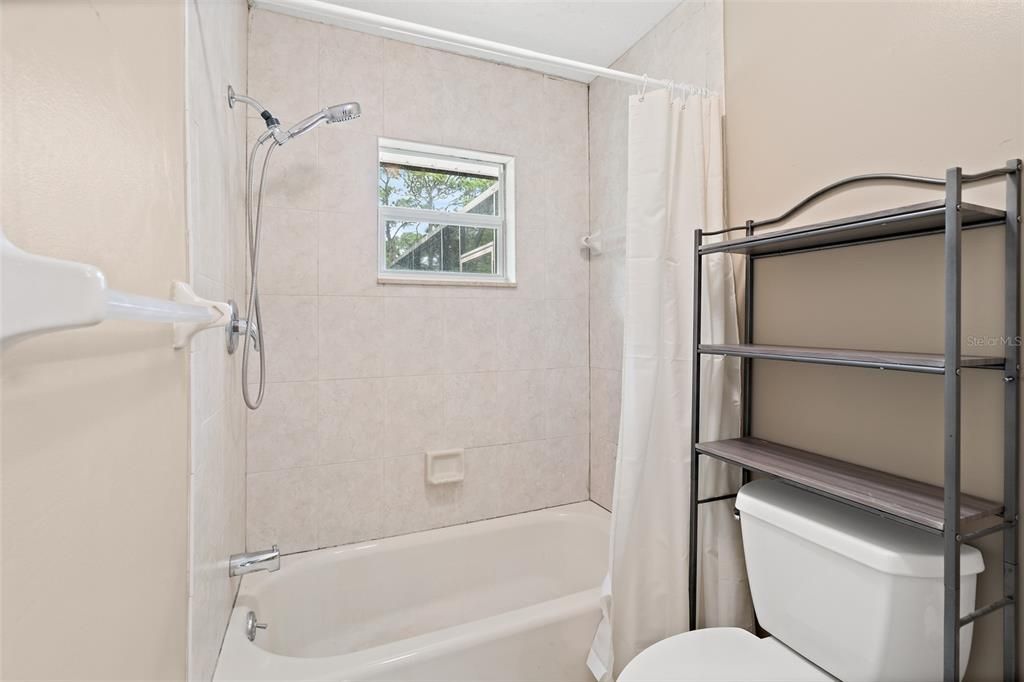 待售: $400,000 (3 贝兹, 2 浴室, 1640 平方英尺)