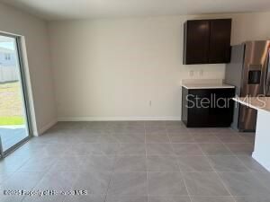 For Rent: $2,100 (4 beds, 2 baths, 1828 Square Feet)