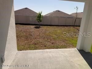 For Rent: $2,100 (4 beds, 2 baths, 1828 Square Feet)