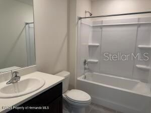 For Rent: $2,100 (4 beds, 2 baths, 1828 Square Feet)