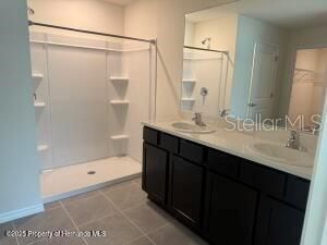 For Rent: $2,100 (4 beds, 2 baths, 1828 Square Feet)