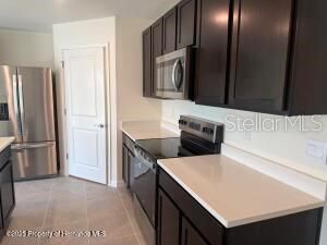For Rent: $2,100 (4 beds, 2 baths, 1828 Square Feet)