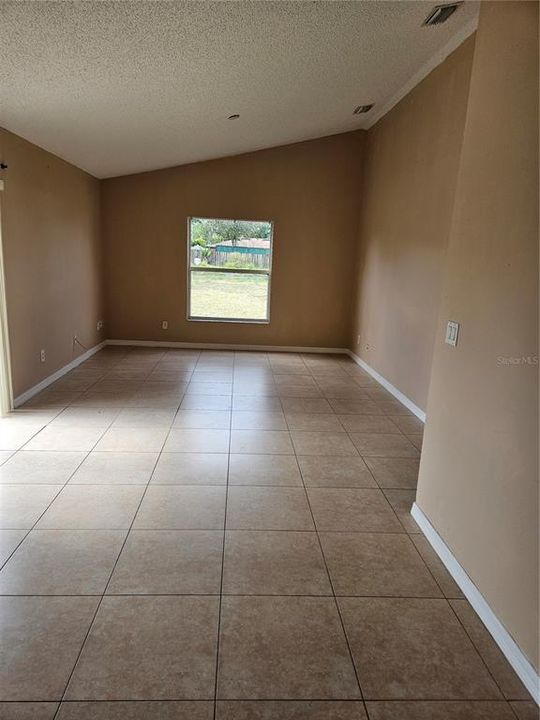 En Venta: $365,000 (3 camas, 2 baños, 1751 Pies cuadrados)