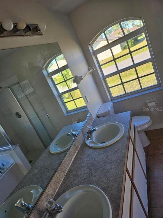 En Venta: $365,000 (3 camas, 2 baños, 1751 Pies cuadrados)