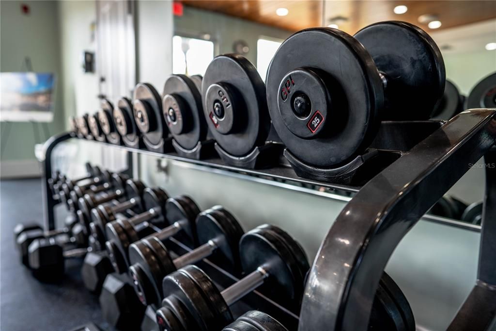 待售: $350,000 (0.53 acres)