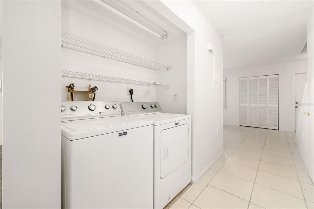 Под контрактом: $195,000 (3 спален, 2 ванн, 1545 Квадратных фут)