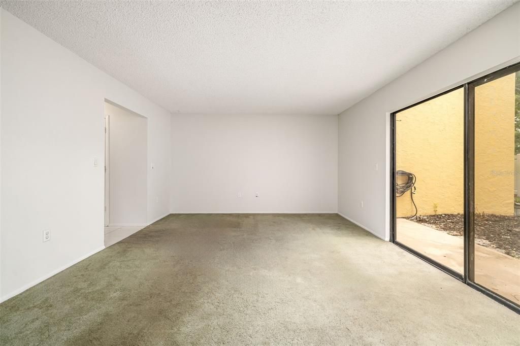 Под контрактом: $195,000 (3 спален, 2 ванн, 1545 Квадратных фут)