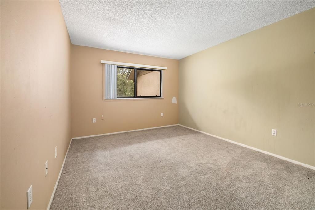 Под контрактом: $195,000 (3 спален, 2 ванн, 1545 Квадратных фут)