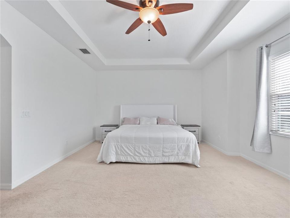 Active With Contract: $389,900 (3 beds, 2 baths, 1753 Square Feet)