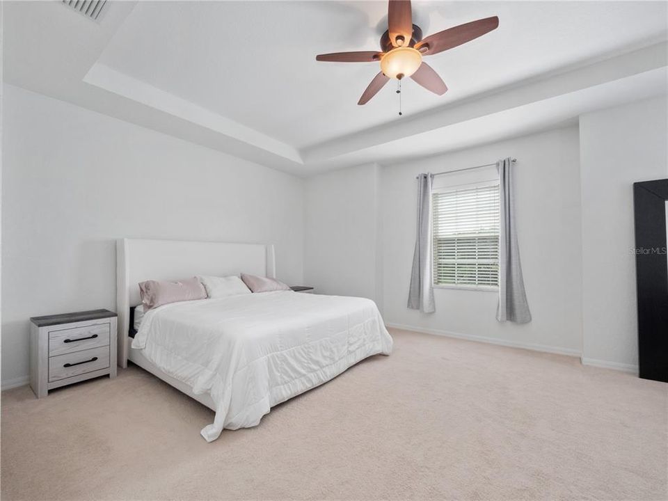 Active With Contract: $389,900 (3 beds, 2 baths, 1753 Square Feet)