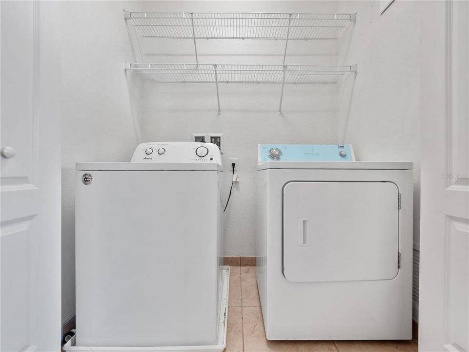 Active With Contract: $389,900 (3 beds, 2 baths, 1753 Square Feet)