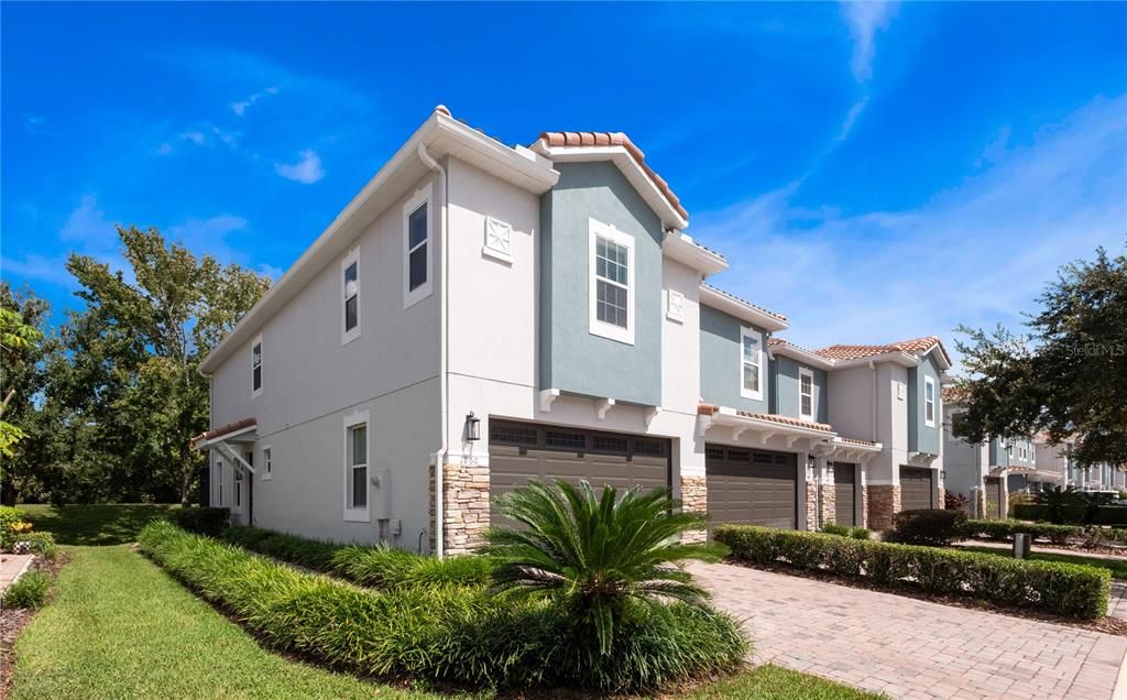 Active With Contract: $389,900 (3 beds, 2 baths, 1753 Square Feet)