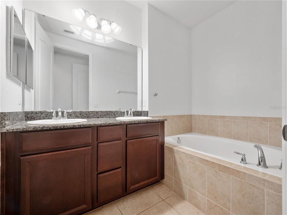 Active With Contract: $389,900 (3 beds, 2 baths, 1753 Square Feet)